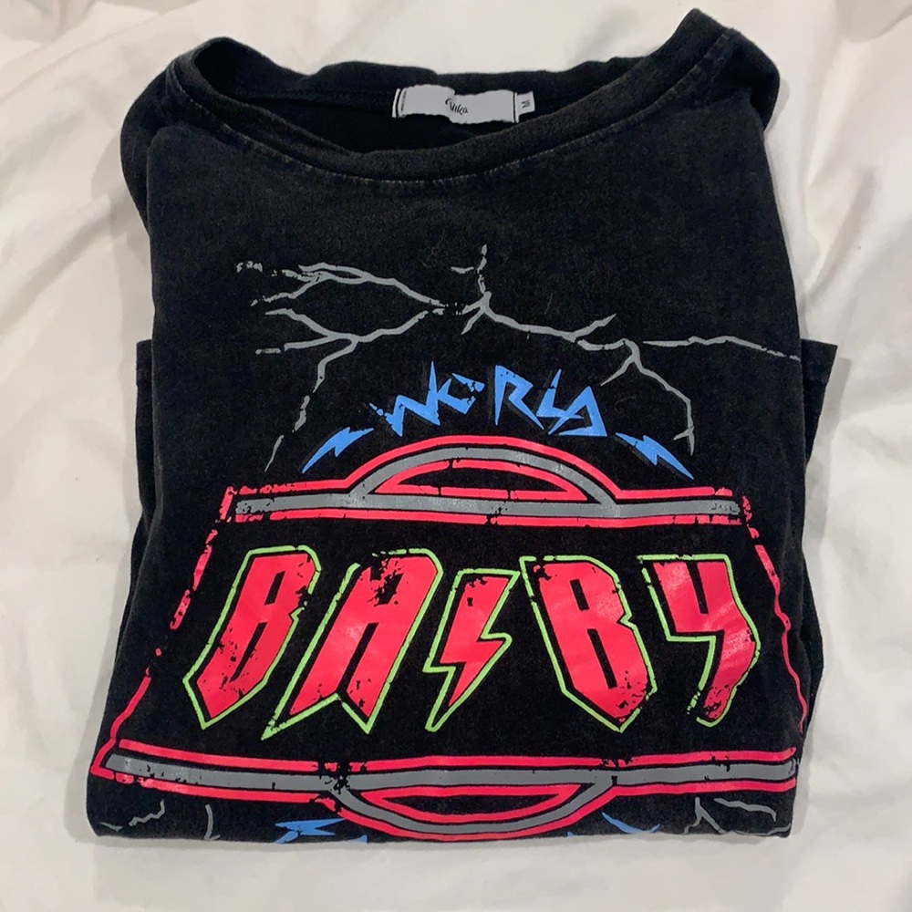 Adika tshirt